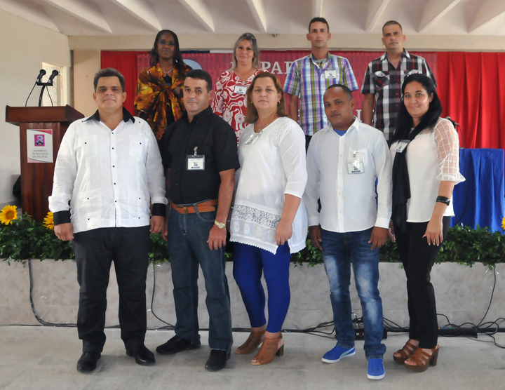 Oficina municipal electa en Cumanayagua, que ratificó a Armando Carranza Valladares (extremo izquierdo) como primer secretario.  / Foto: Juan Carlos Dorado
